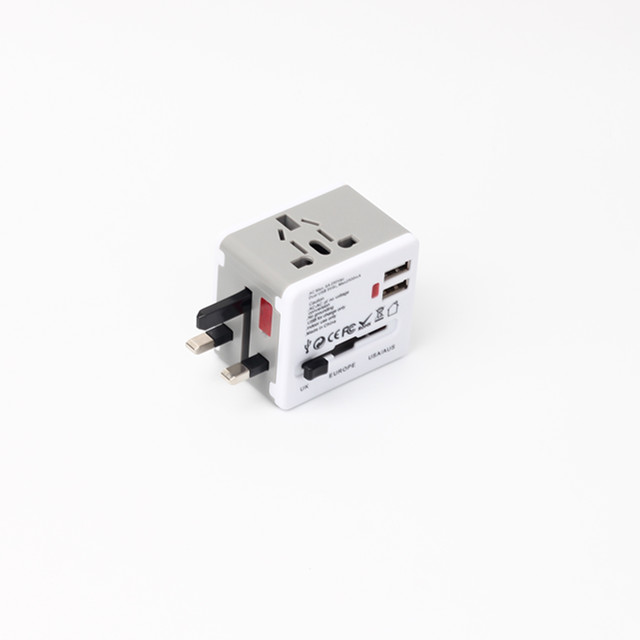 Travelsky 2 flat pins adapter plug 13605-4 通用旅行适配器,带 2 个 USB 3